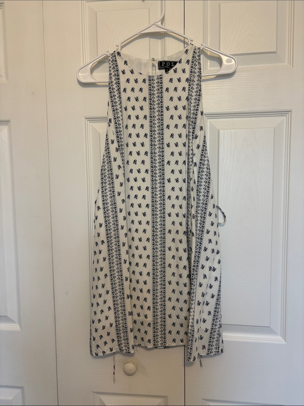 NWOT POL White and Navy Printed Sleeveless Mini Dress. Size Small.